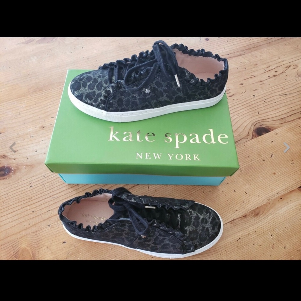 Kate Spade 5M Gray metallic Animal Print Lace Up